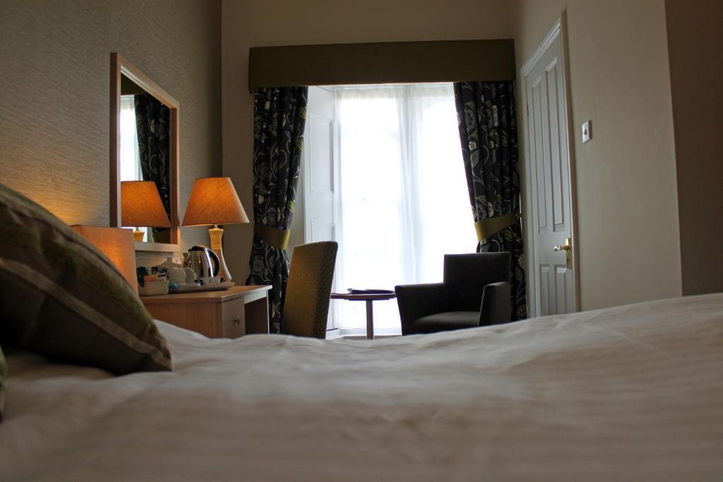 Lambert Manor Hotel Grange-over-Sands Δωμάτιο φωτογραφία