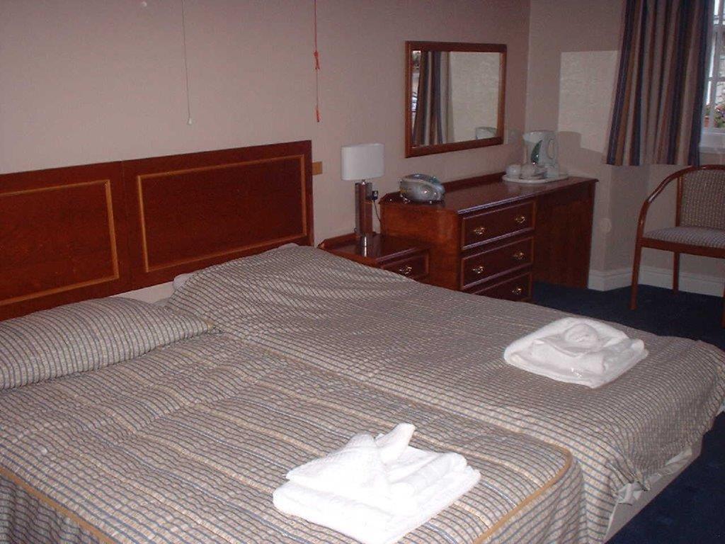 Lambert Manor Hotel Grange-over-Sands Δωμάτιο φωτογραφία